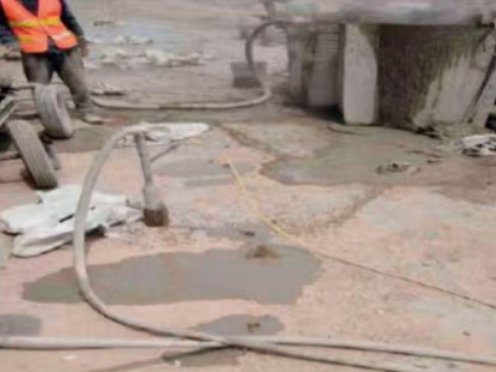 紫金水泥混凝土路面板底注浆技术 路面脱空注浆整治方案